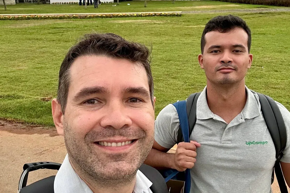 Equipo de upCampo en el campo durante el Show Safra BR 163